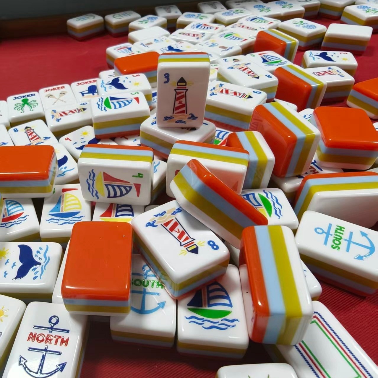 Coastal Red Crystal Mahjong Set